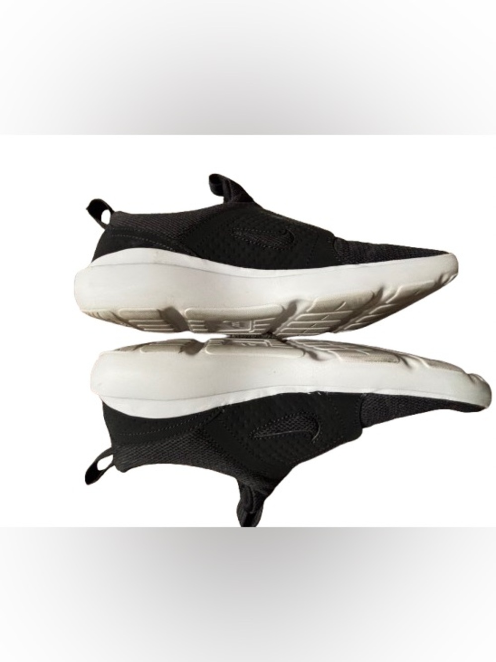 NIKE Black & White Slip-On Sneaker VG2 Women’s 10 Comfort Shoes Sneakers - Picture 4 of 11